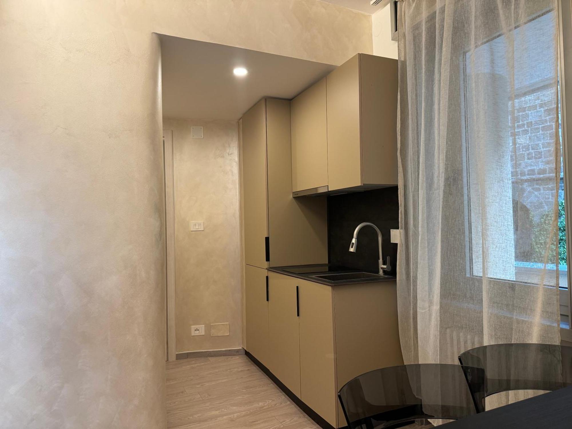 Teatro Romano Suites Триест Екстериор снимка